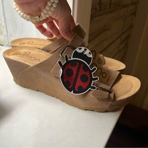 NWT Yokono Suede Wedge Sandals 8